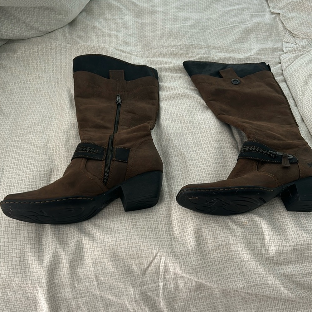 Born Brown Boots - Never Worn- Excellent Condition -size 10